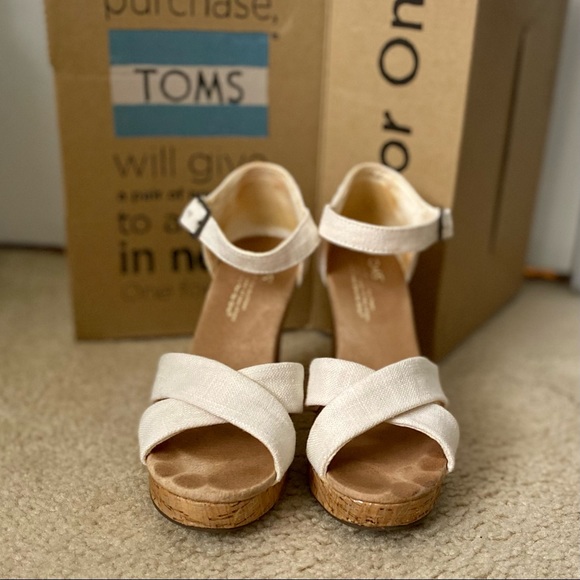 TOMS strappy ivory linen sandals - Picture 4 of 7